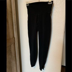 Old Navy Active Go-Dry leggings. Great shape!